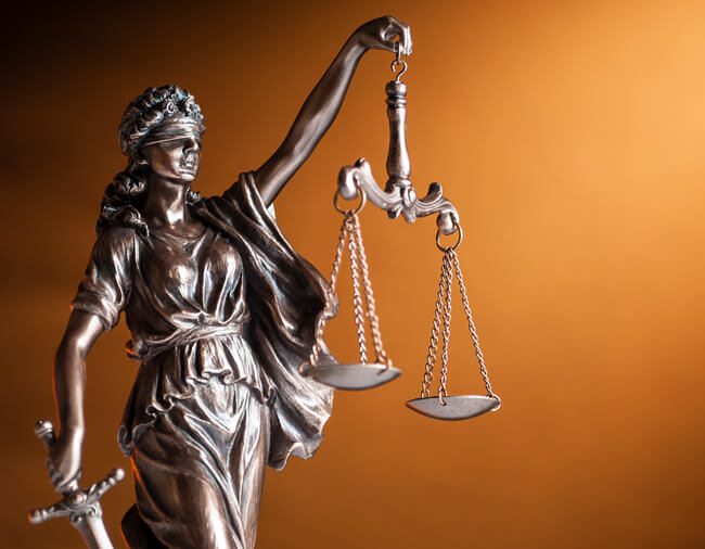 晚晴律師事務所提供刑事、民事、婚姻家庭、撫養權、贍養費、債務、土地及繼承…等相關法律諮詢，以及聲明文件、契約、法律信函、婚姻、車禍…等事件之處理，並有提供法律顧問、代書…等之業務。律師團隊經驗豐富，客戶資料絕對保態度為客戶服務，解決您的法律糾紛，保衛你的權益。我們集結了律師團隊具有高度的專業知識和處理能力，協助協助徬徨無措的你，給予專業的解答及服務。